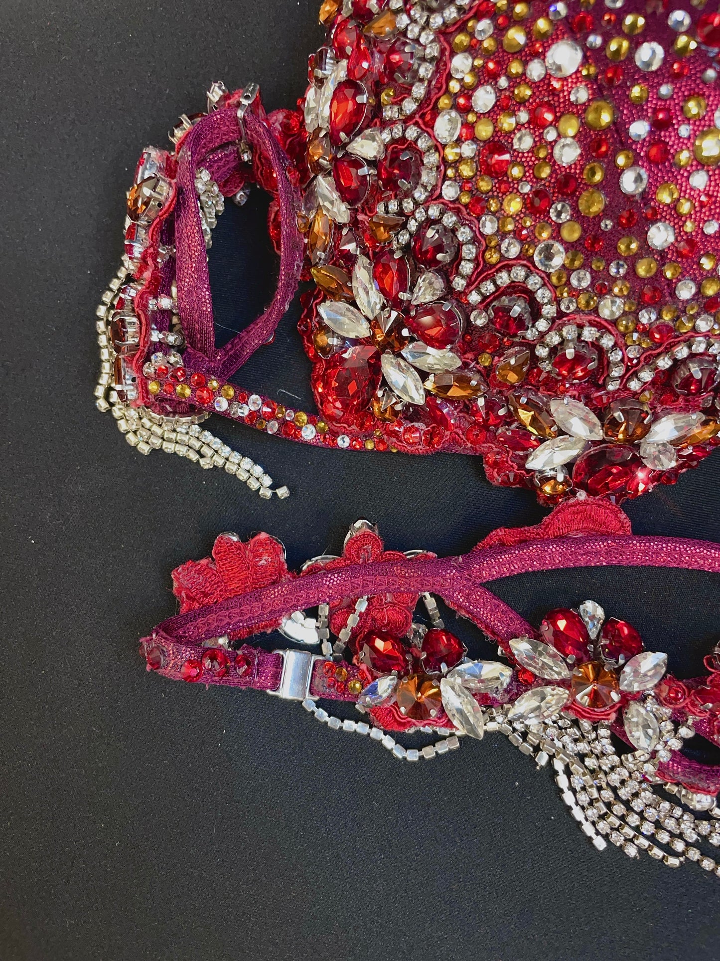 DIVA Magenta suit MIX of stones (TN016)