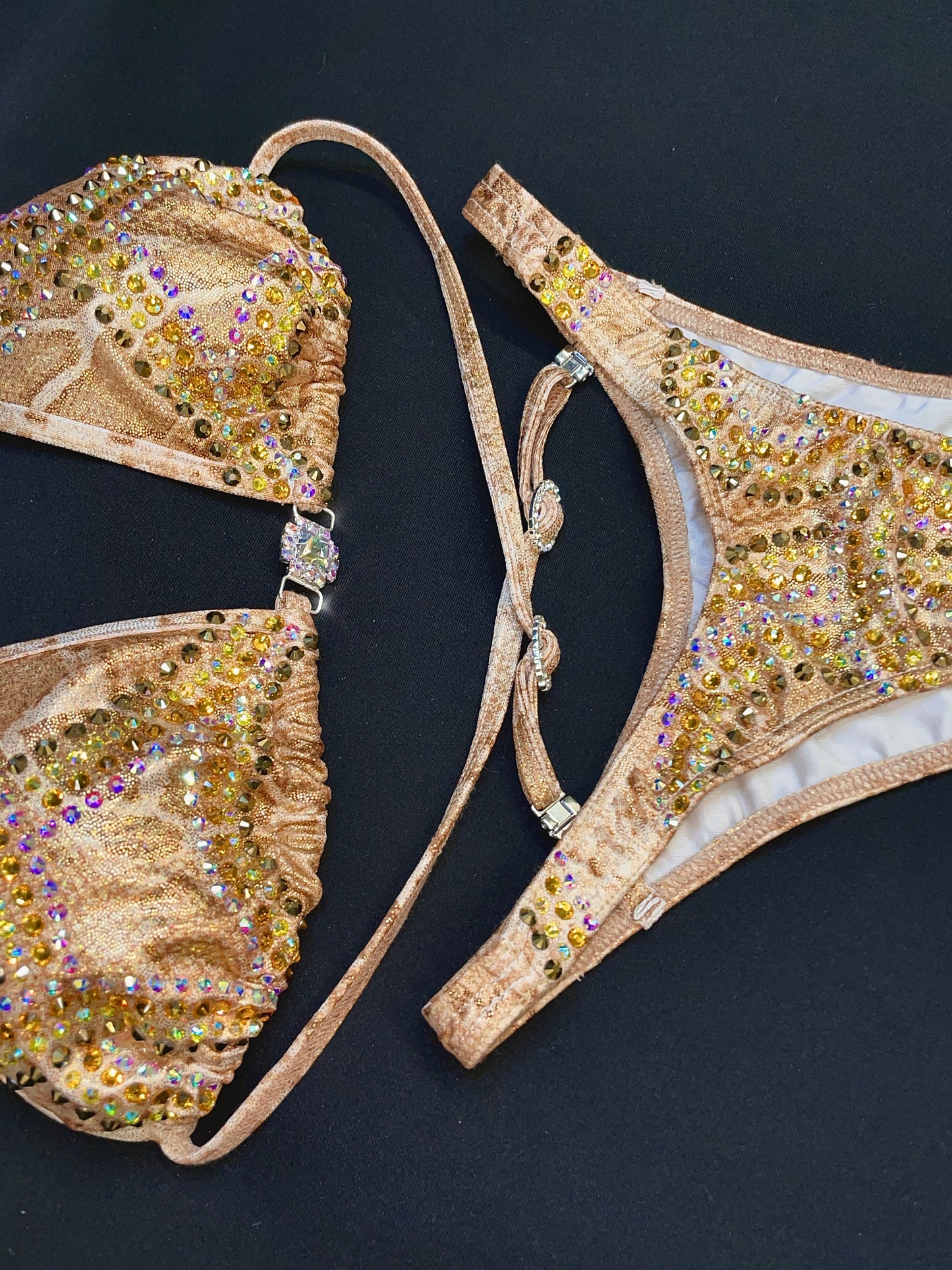 Metalic Snakeskin Figure Suit (TN444)