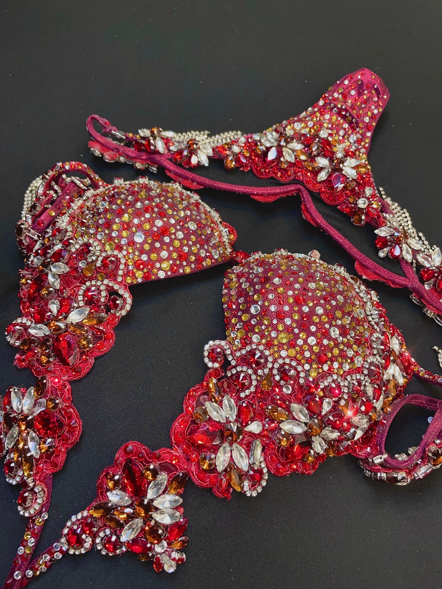 DIVA Magenta suit MIX of stones (TN016)