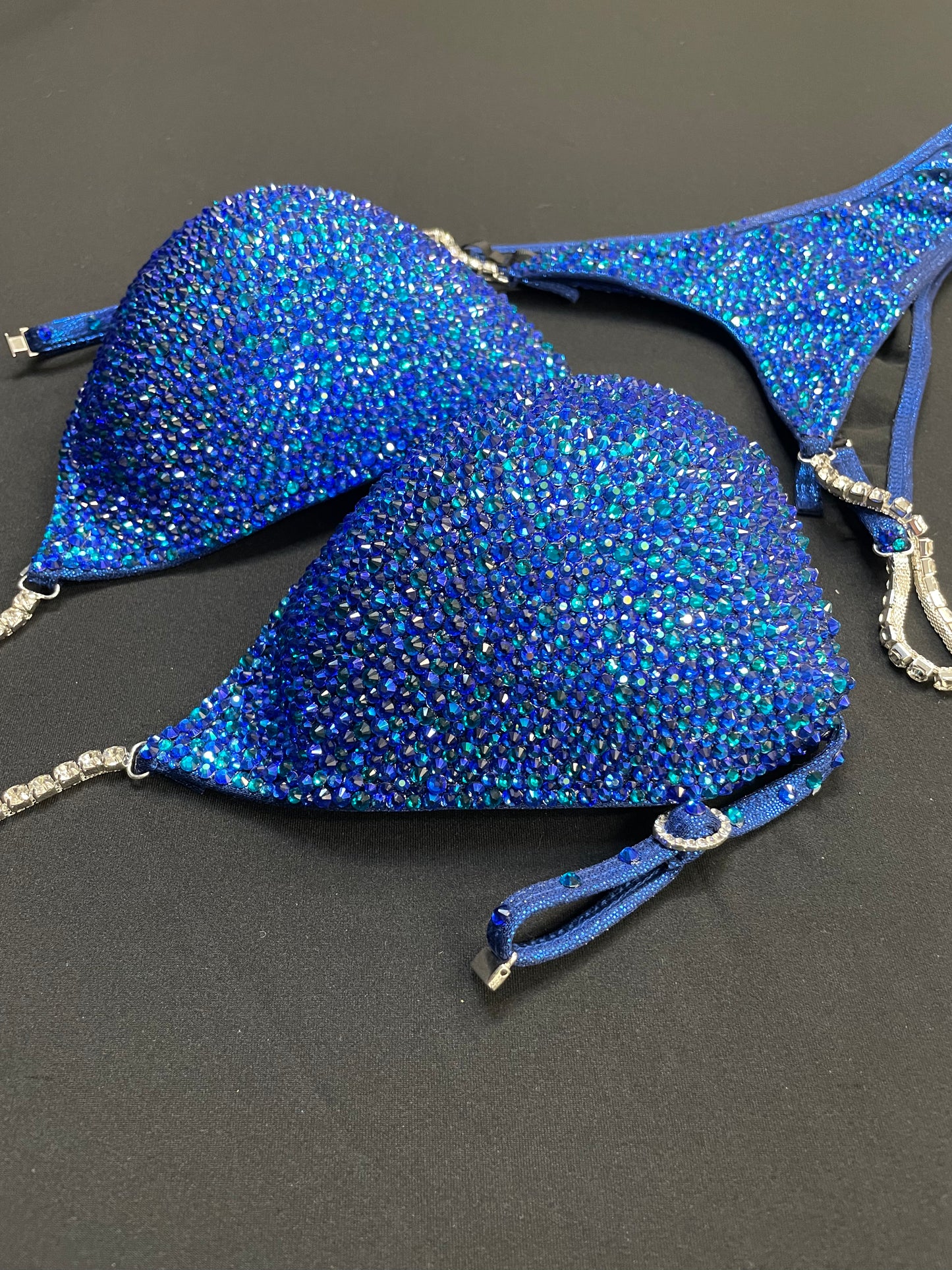 Blue with mix of blue stones (TN677)