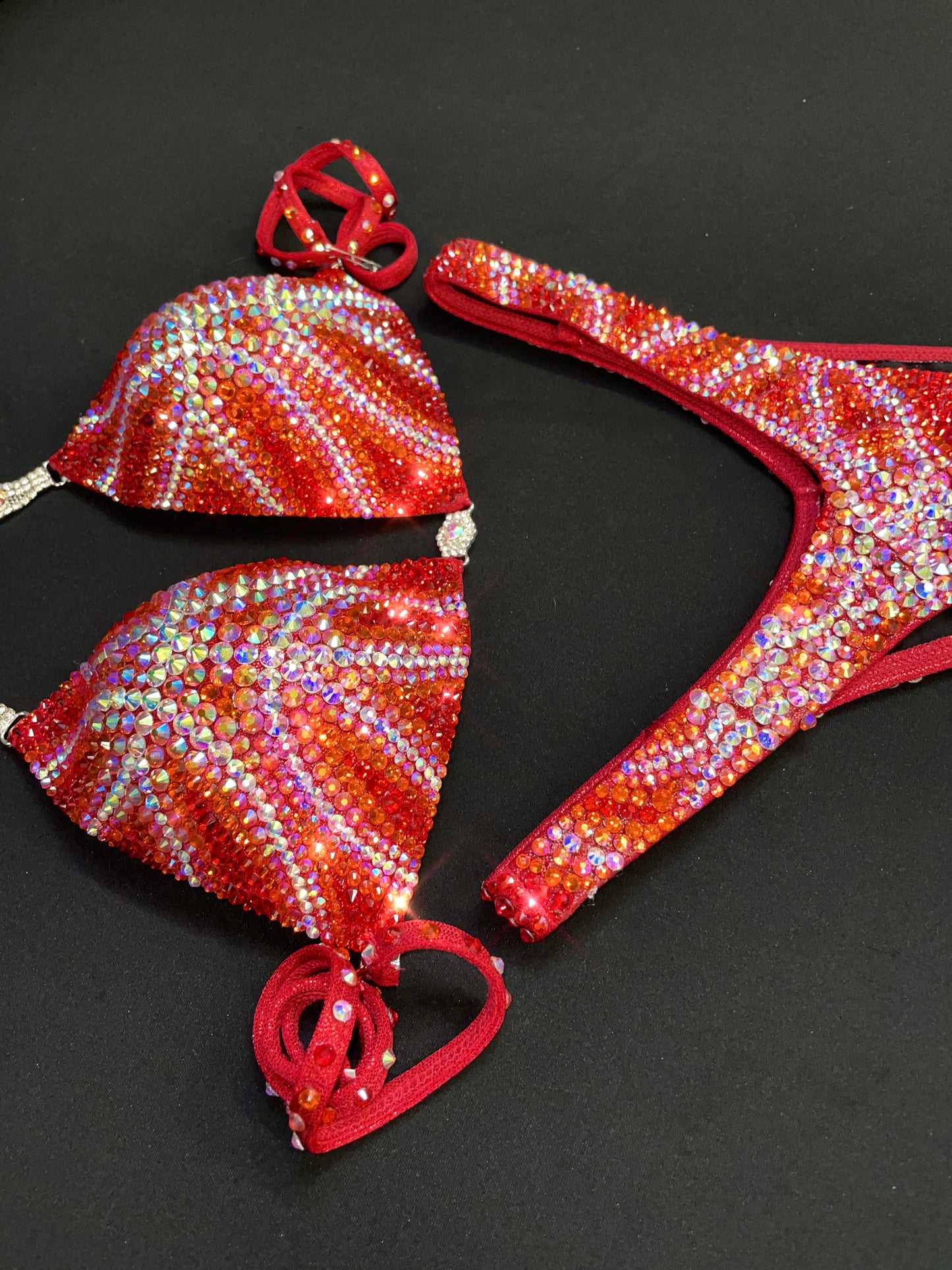 Red Figure suit MIX of stones (TN579)